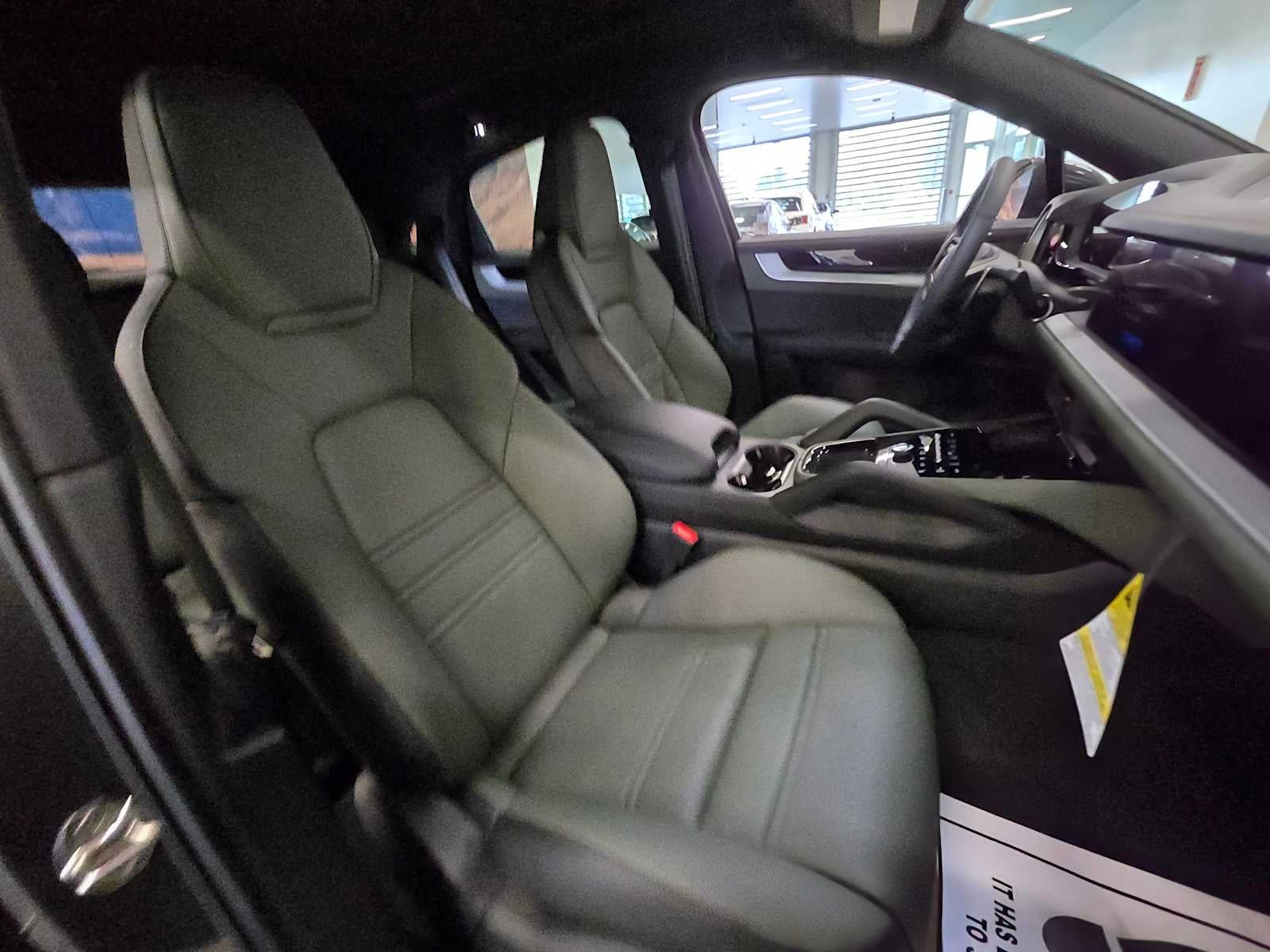 2024 Porsche Cayenne Base