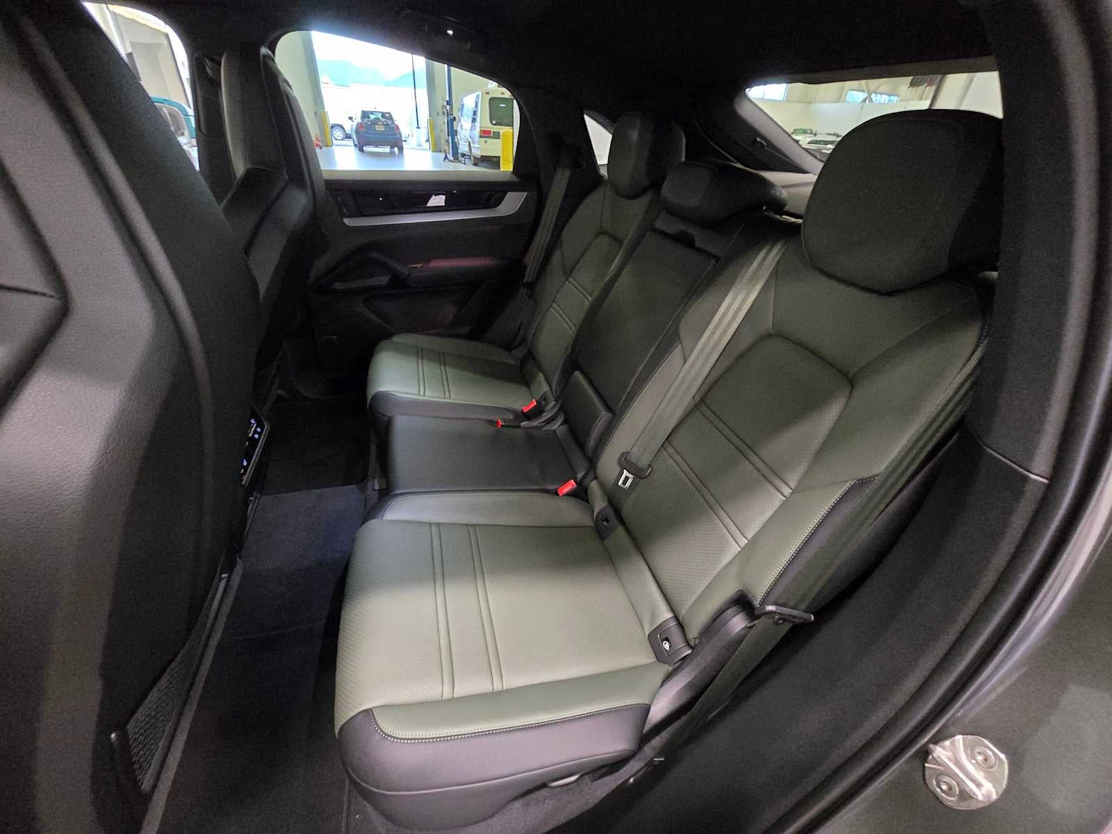 2024 Porsche Cayenne Base