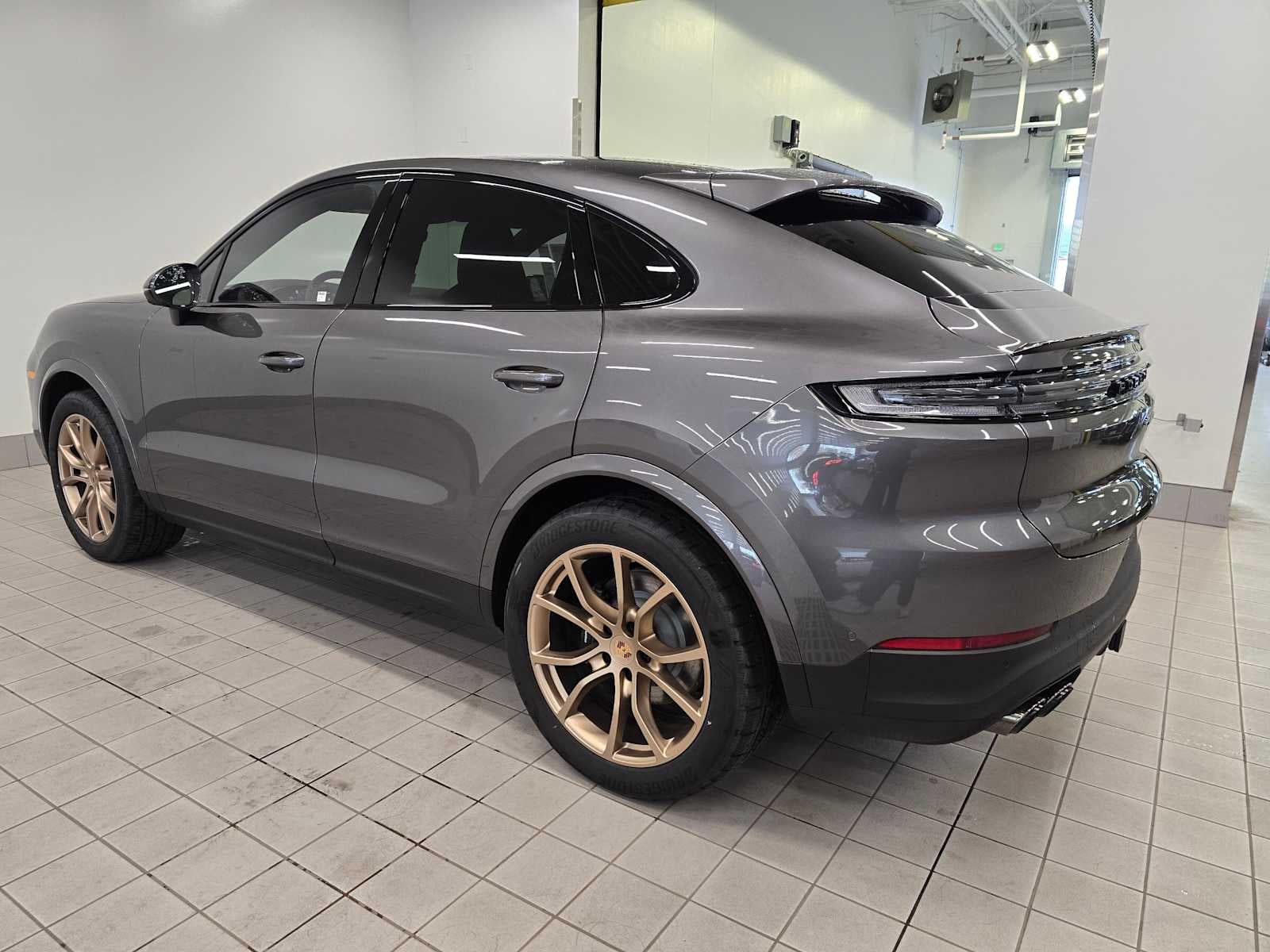 2024 Porsche Cayenne Base