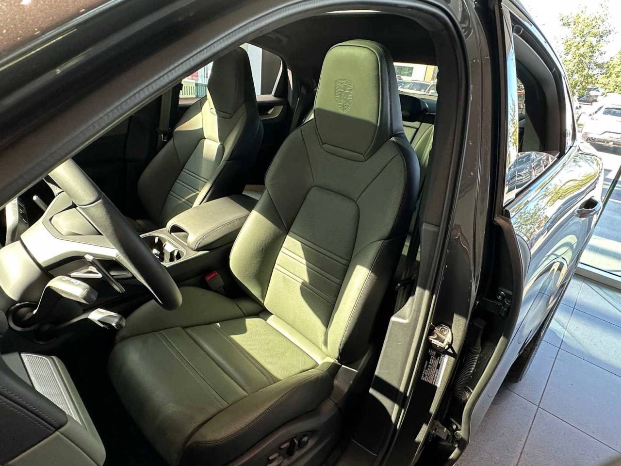 2024 Porsche Cayenne Base