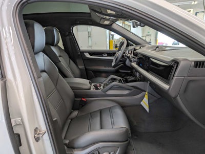 2025 Porsche Cayenne Base