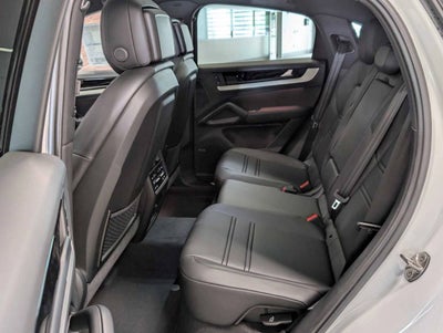 2025 Porsche Cayenne Base