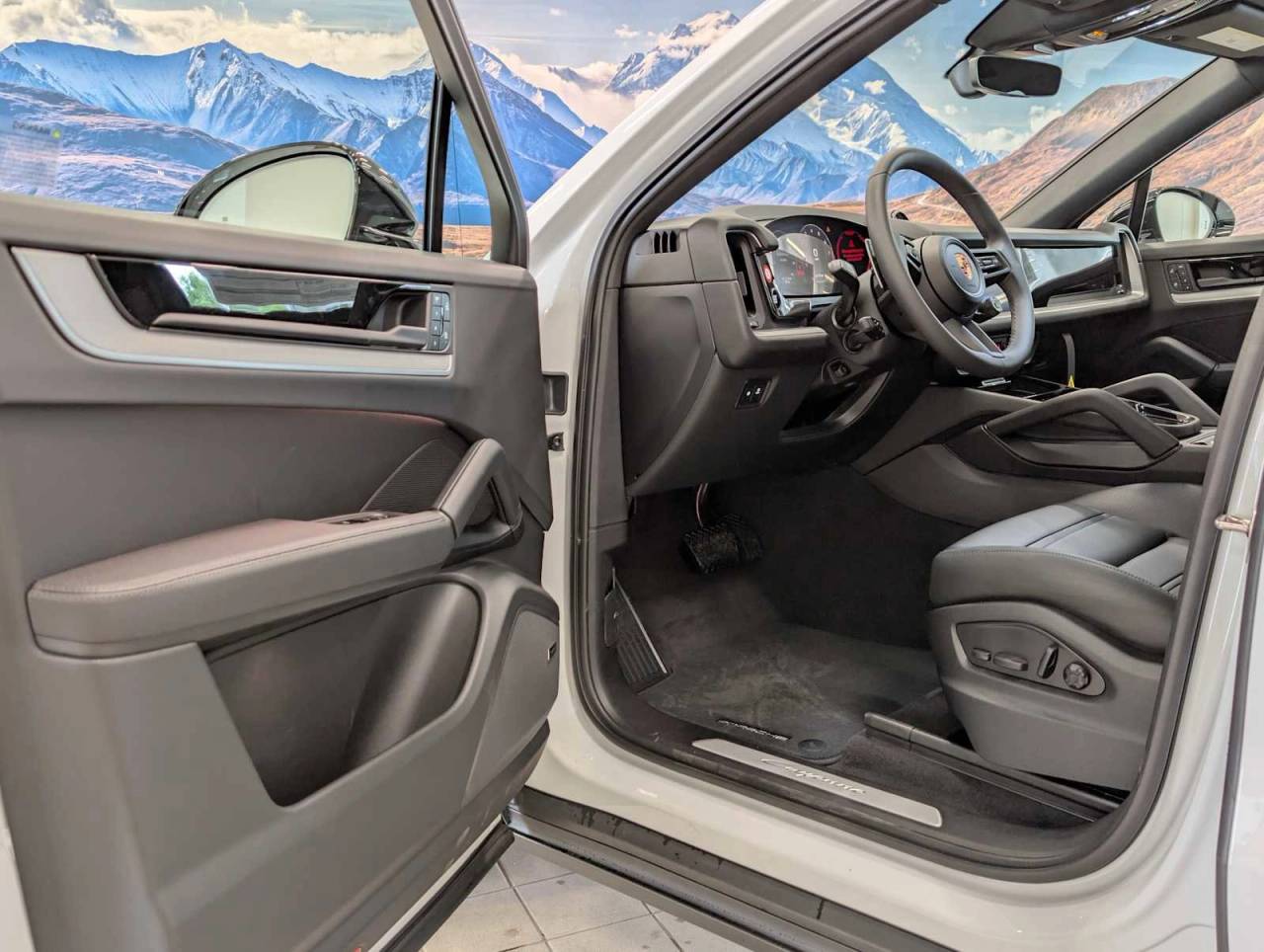 2025 Porsche Cayenne Base