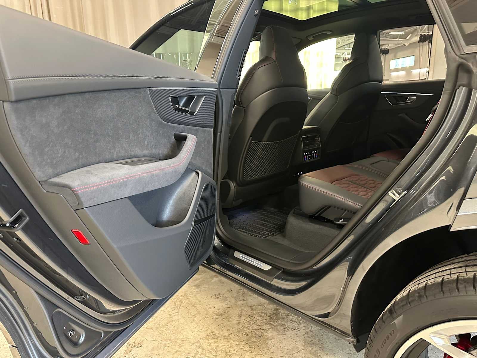 2026 Audi RS Q8 Base