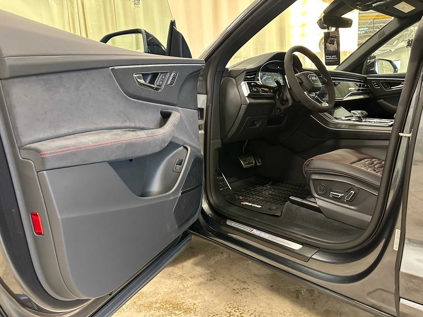 2026 Audi RS Q8 Base