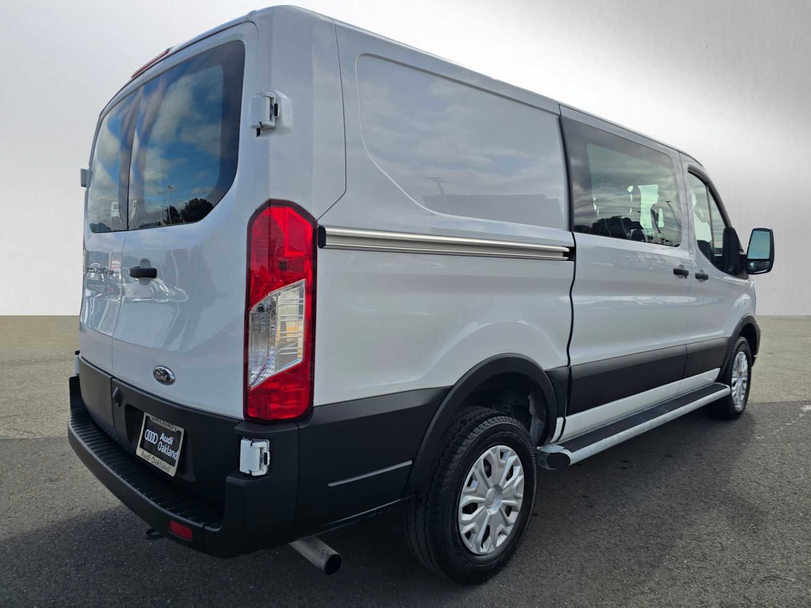 2025 Ford Transit Cargo Van T-250 130" Low Rf 9070 GVWR RWD
