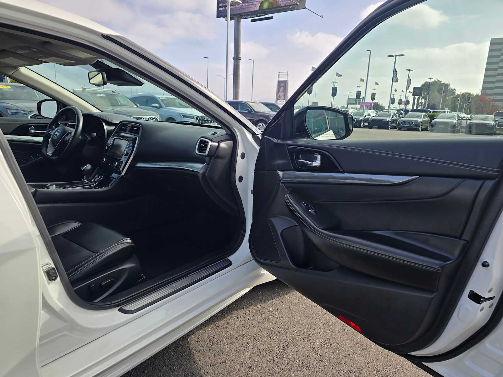 2023 Nissan Maxima SV