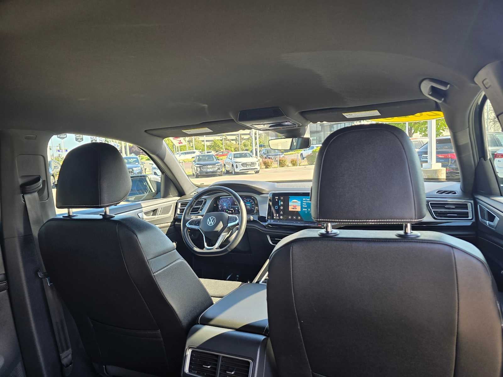 2025 Volkswagen Atlas Cross Sport 2.0T SE w/Technology