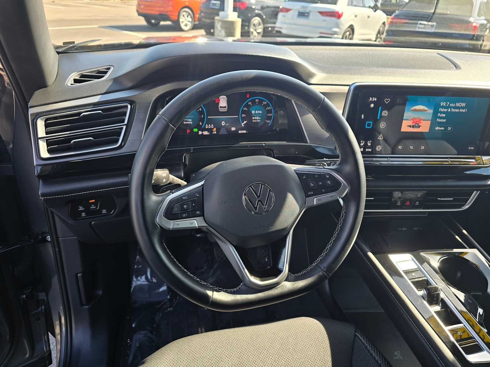 2025 Volkswagen Atlas Cross Sport 2.0T SE w/Technology
