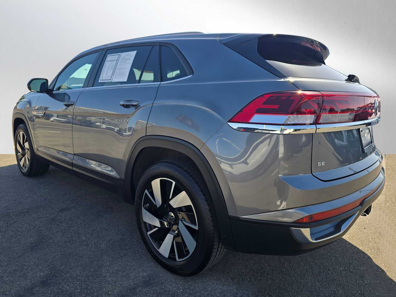 2025 Volkswagen Atlas Cross Sport 2.0T SE w/Technology