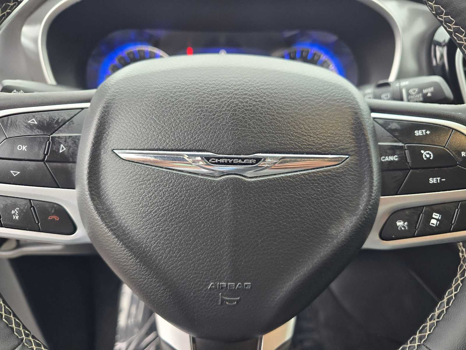 2025 Chrysler Pacifica Select