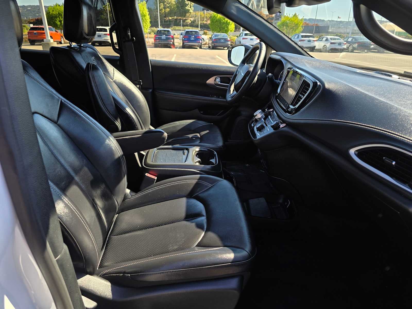 2024 Chrysler Pacifica Hybrid S Appearance Pkg