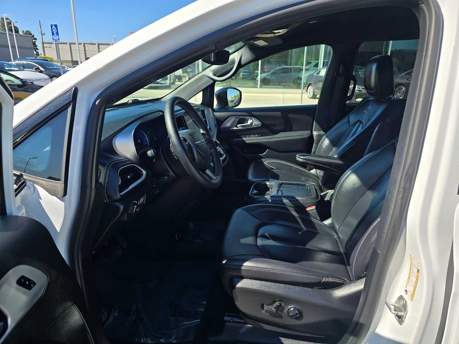 2024 Chrysler Pacifica Hybrid S Appearance Pkg
