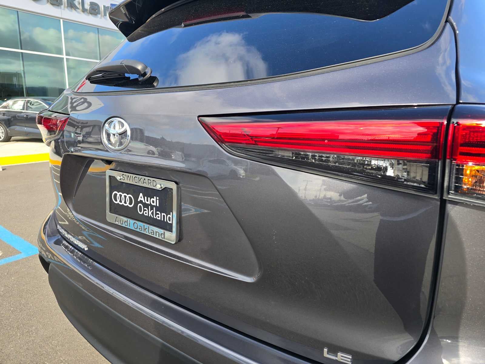2023 Toyota Highlander LE