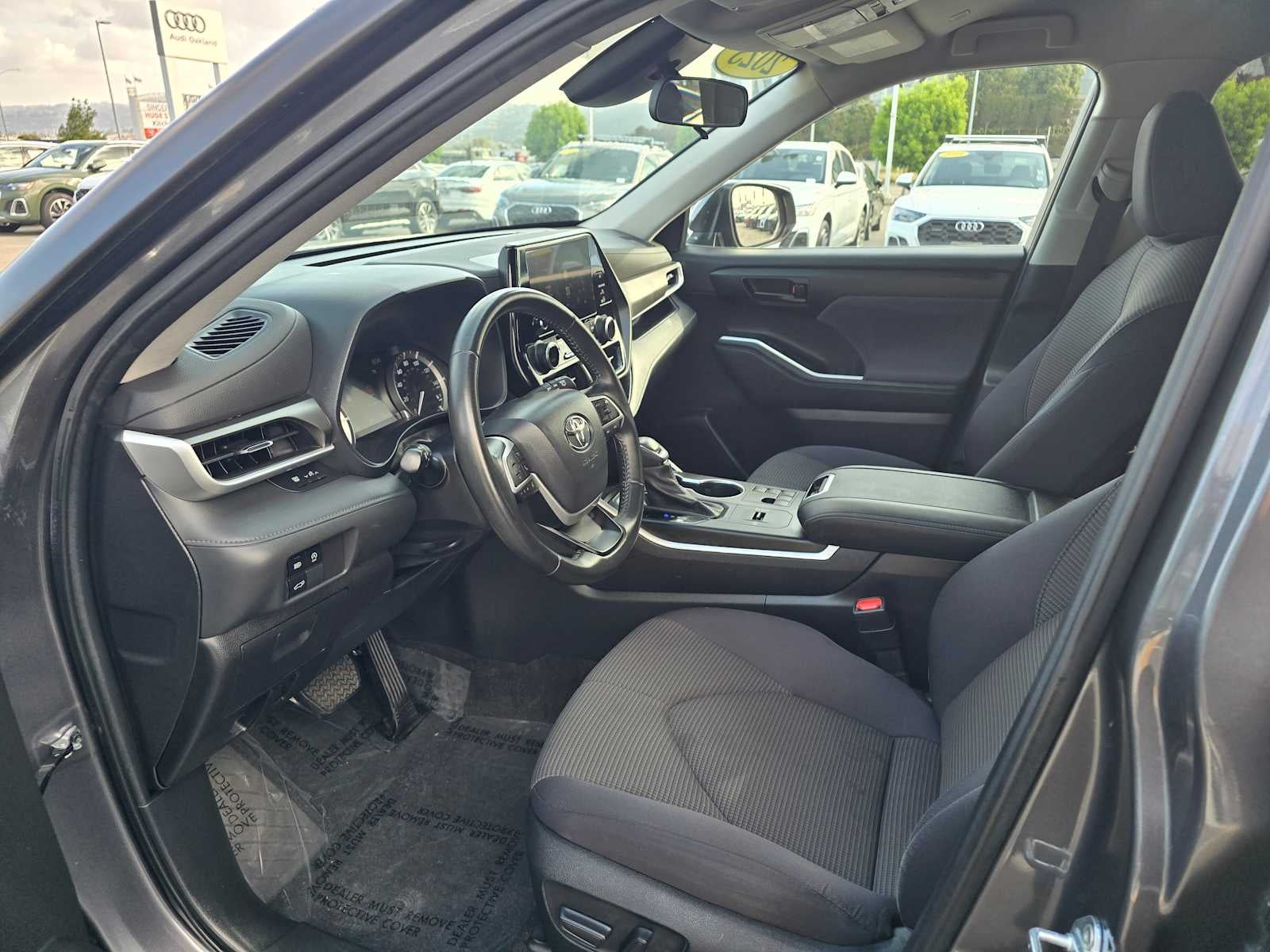 2023 Toyota Highlander LE