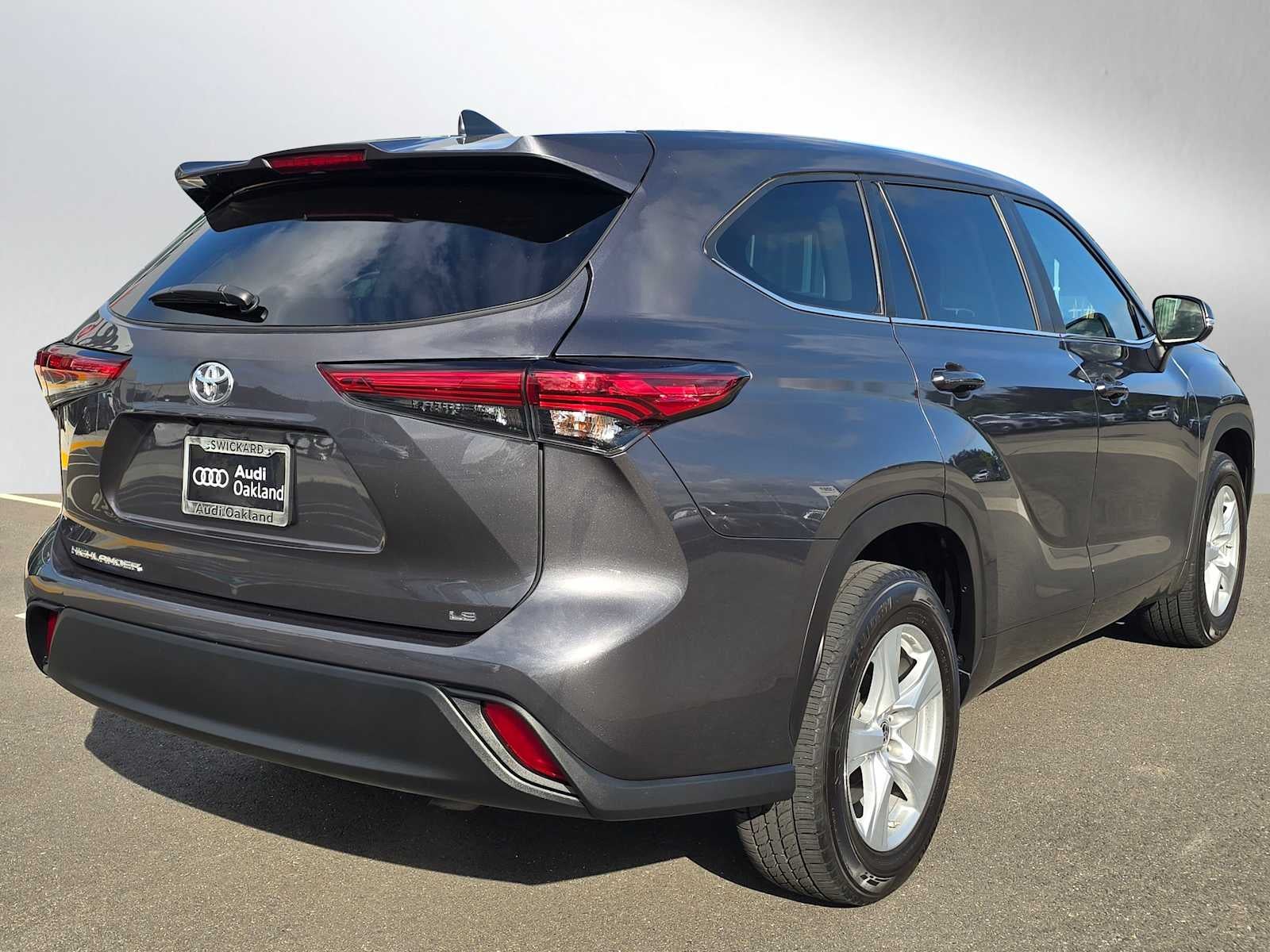 2023 Toyota Highlander LE