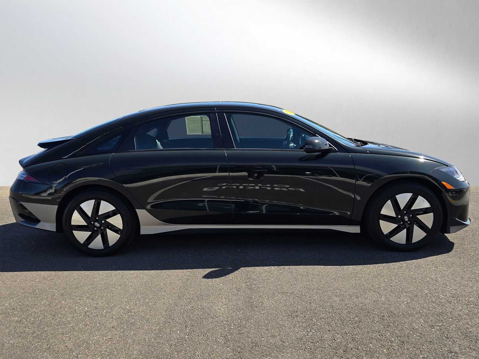 2024 Hyundai IONIQ 6 SE
