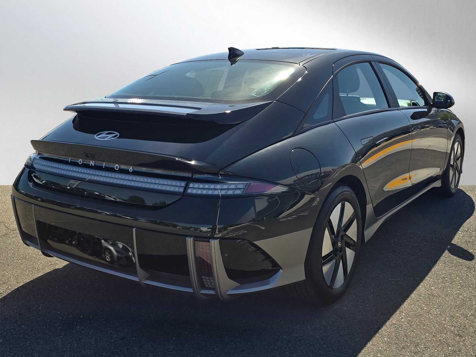 2024 Hyundai IONIQ 6 SE