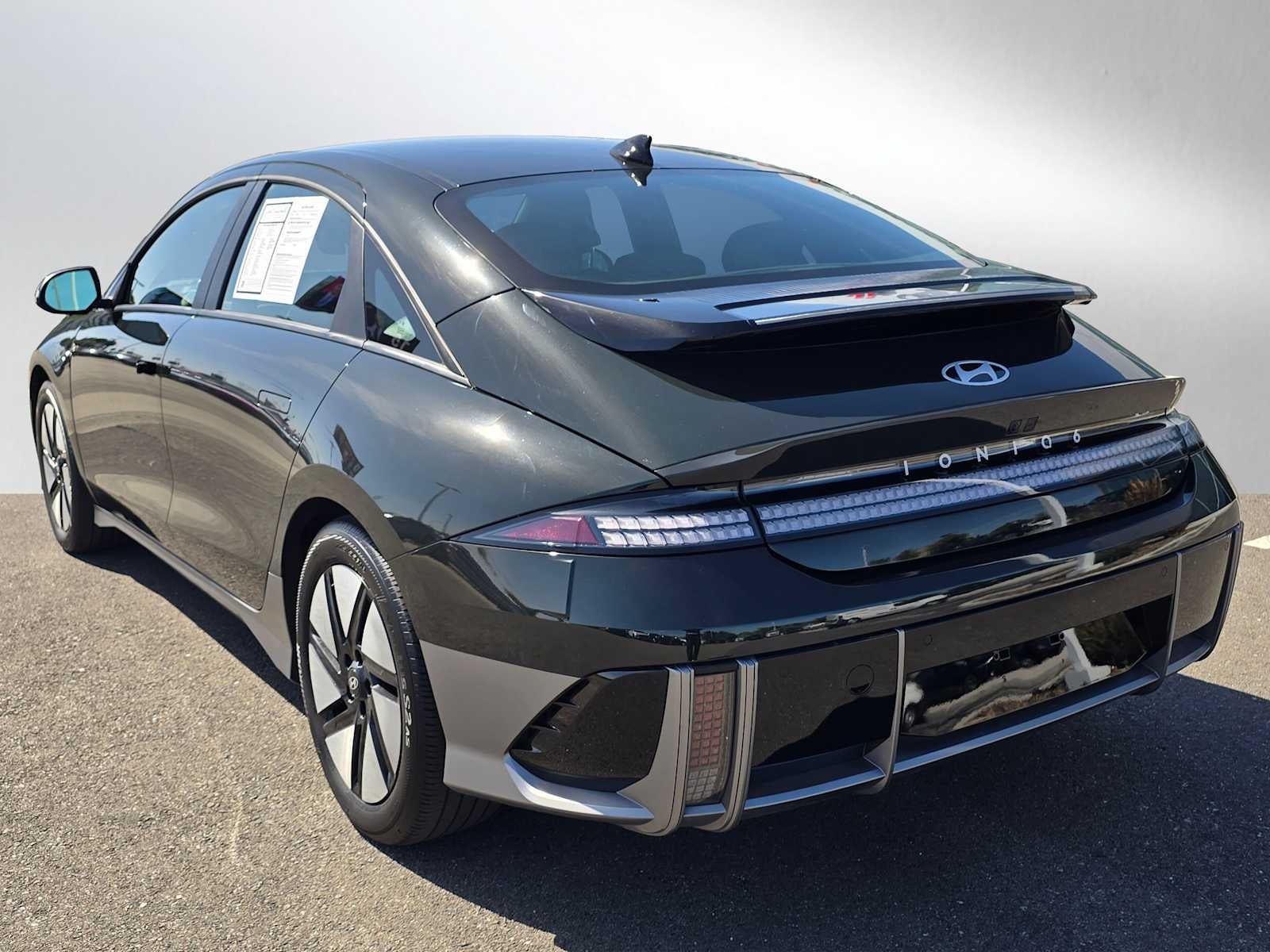 2024 Hyundai IONIQ 6 SE
