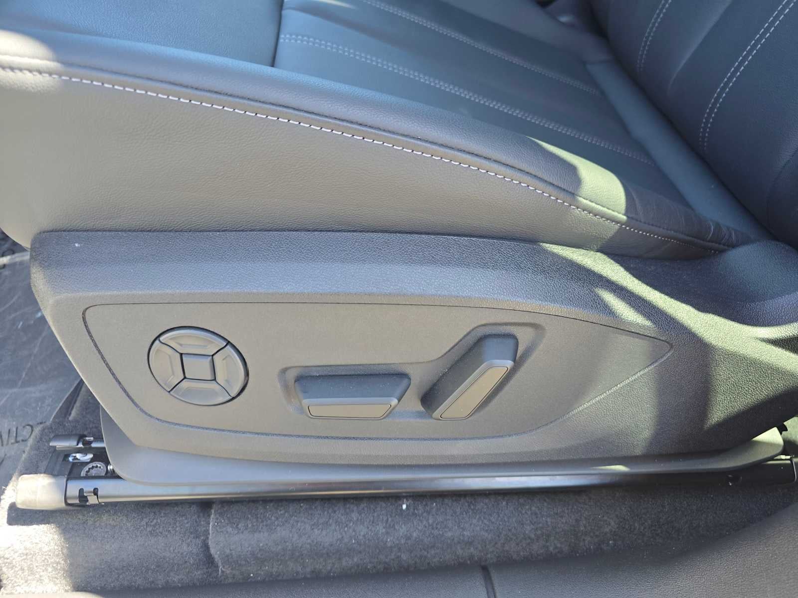 2025 Audi Q6 e-tron Premium Plus