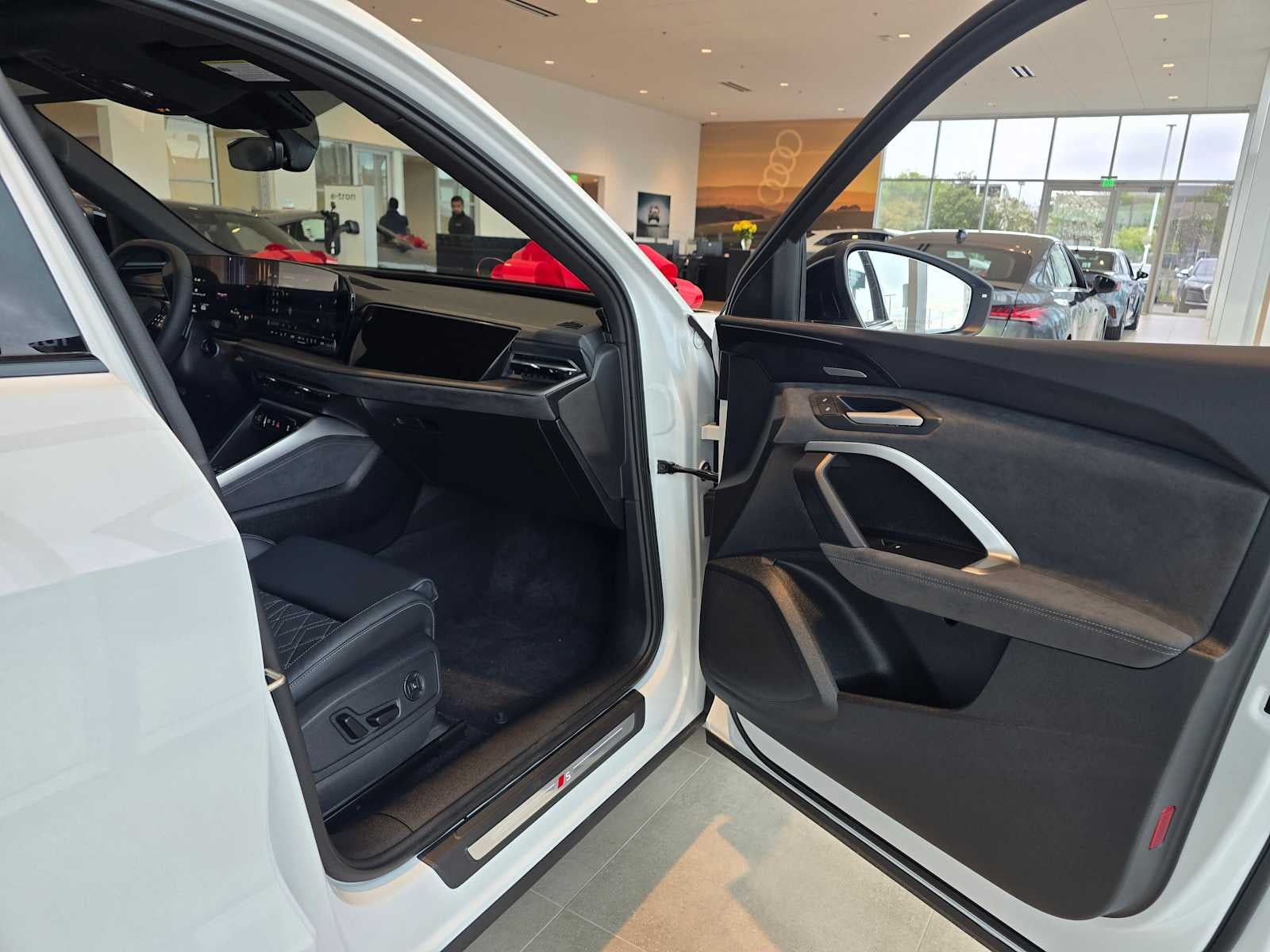 2025 Audi New SQ5 Premium Plus