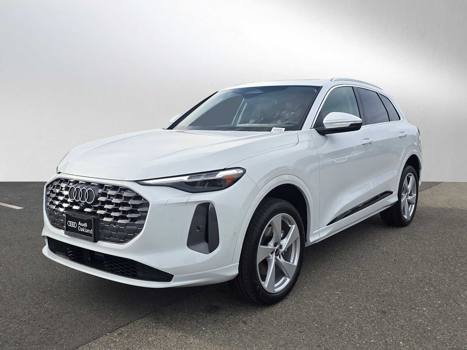 2025 Audi Q5 Premium Plus