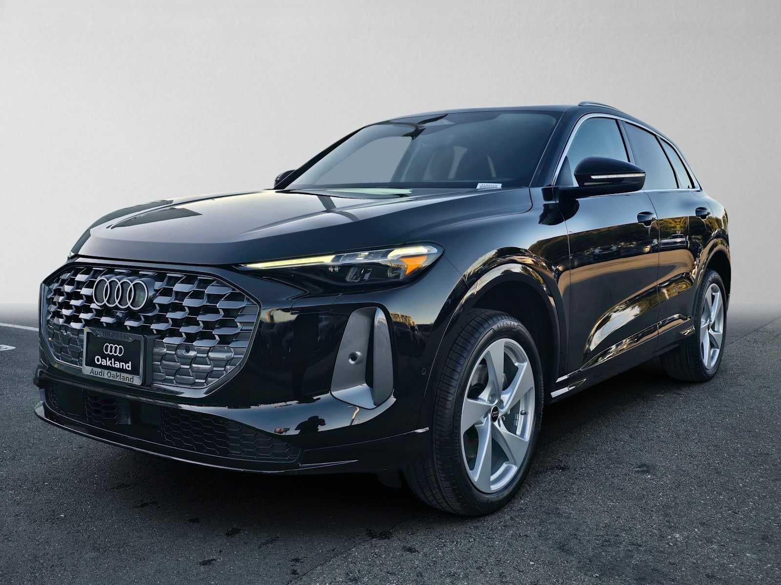 2025 Audi Q5 Premium Plus