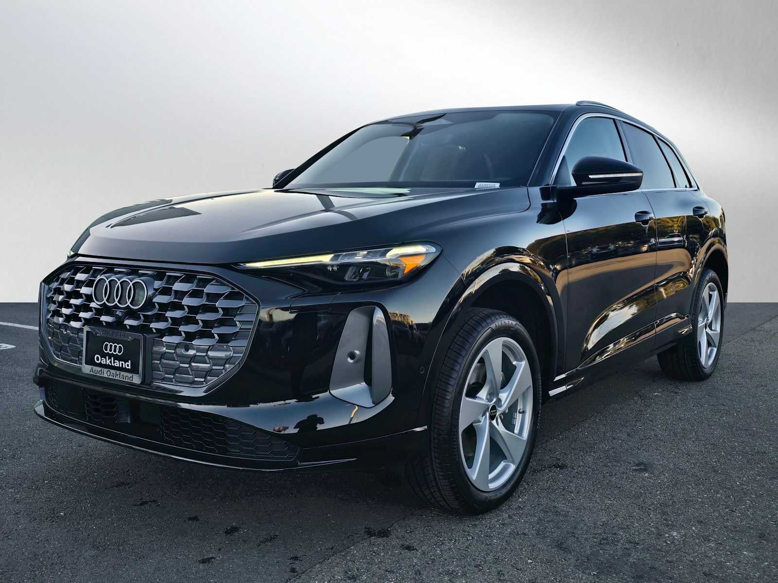 2025 Audi Q5 Premium Plus