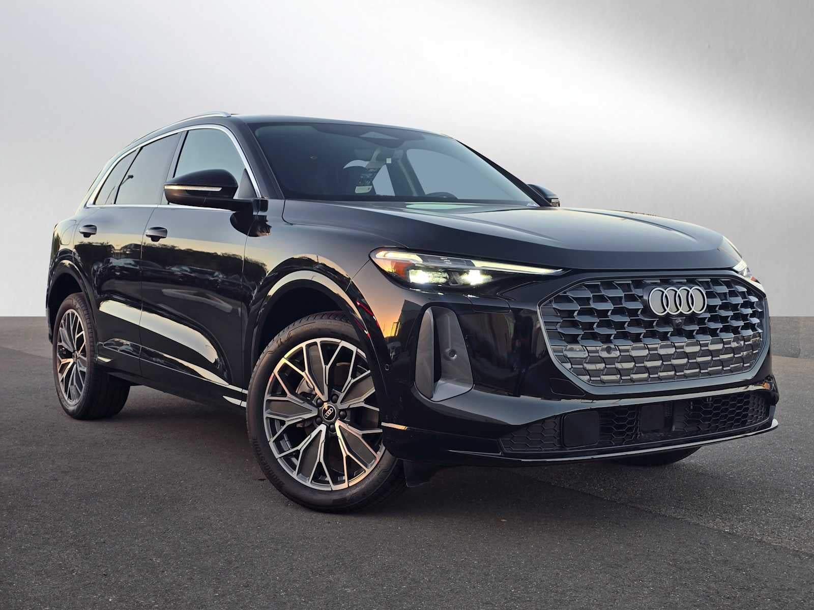 2025 Audi Q5 Premium Plus