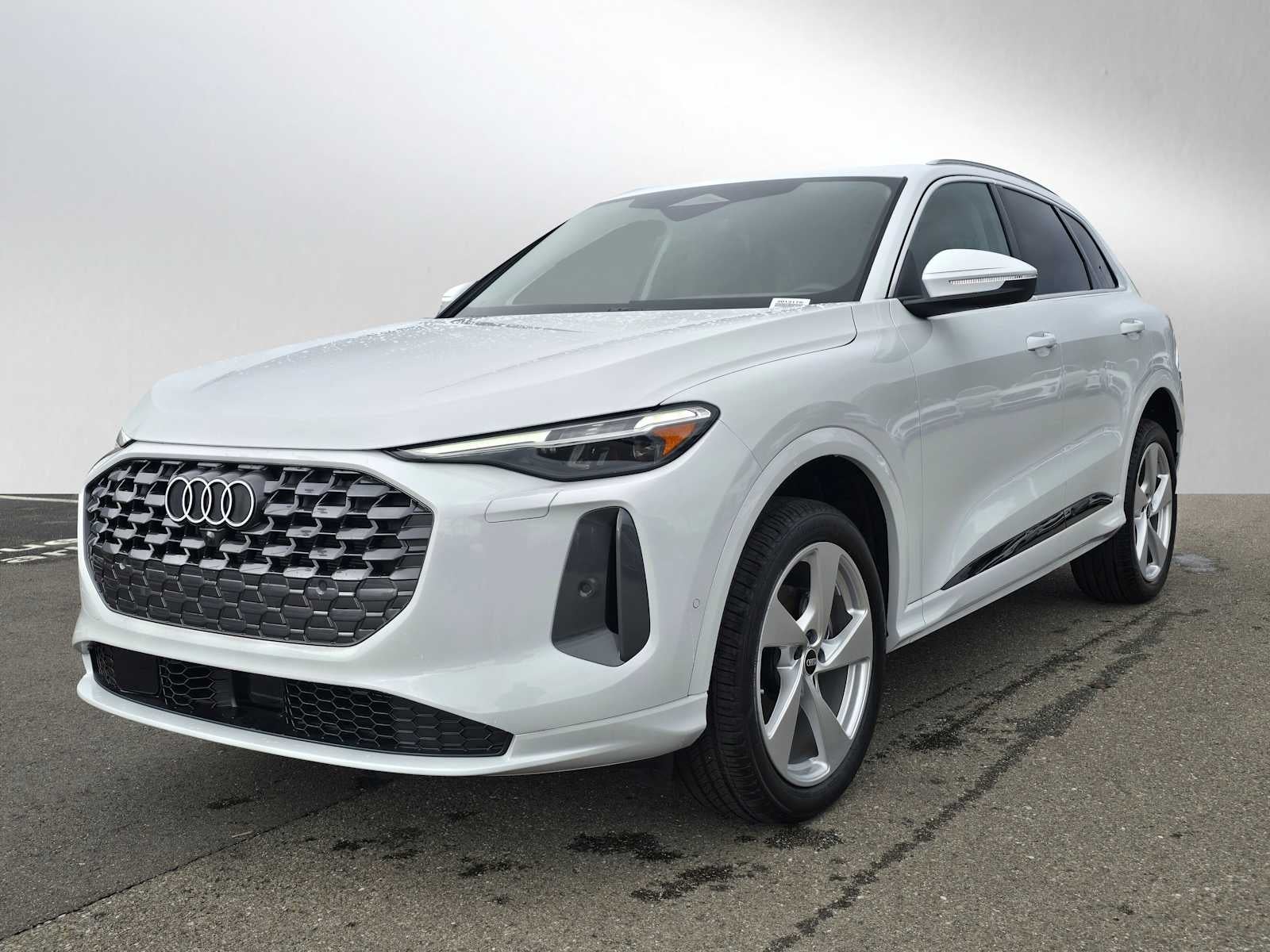 2025 Audi Q5 Premium Plus