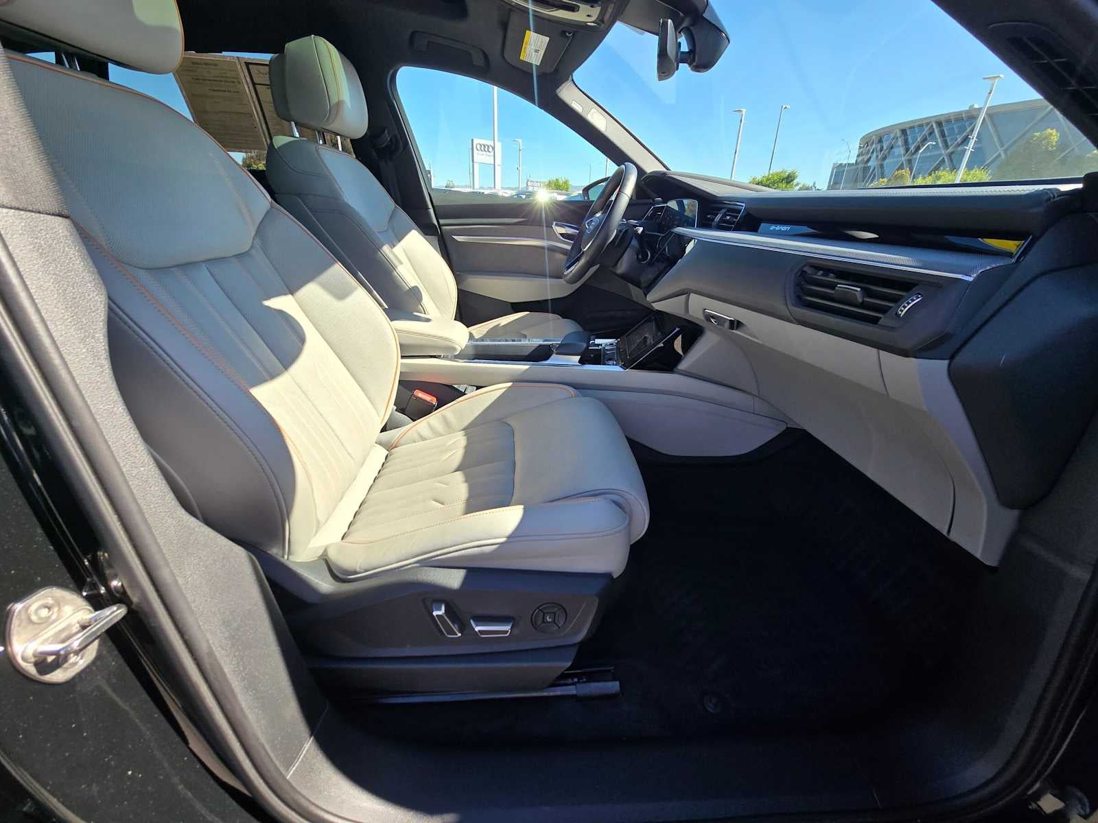 2024 Audi Q8 e-tron Prestige