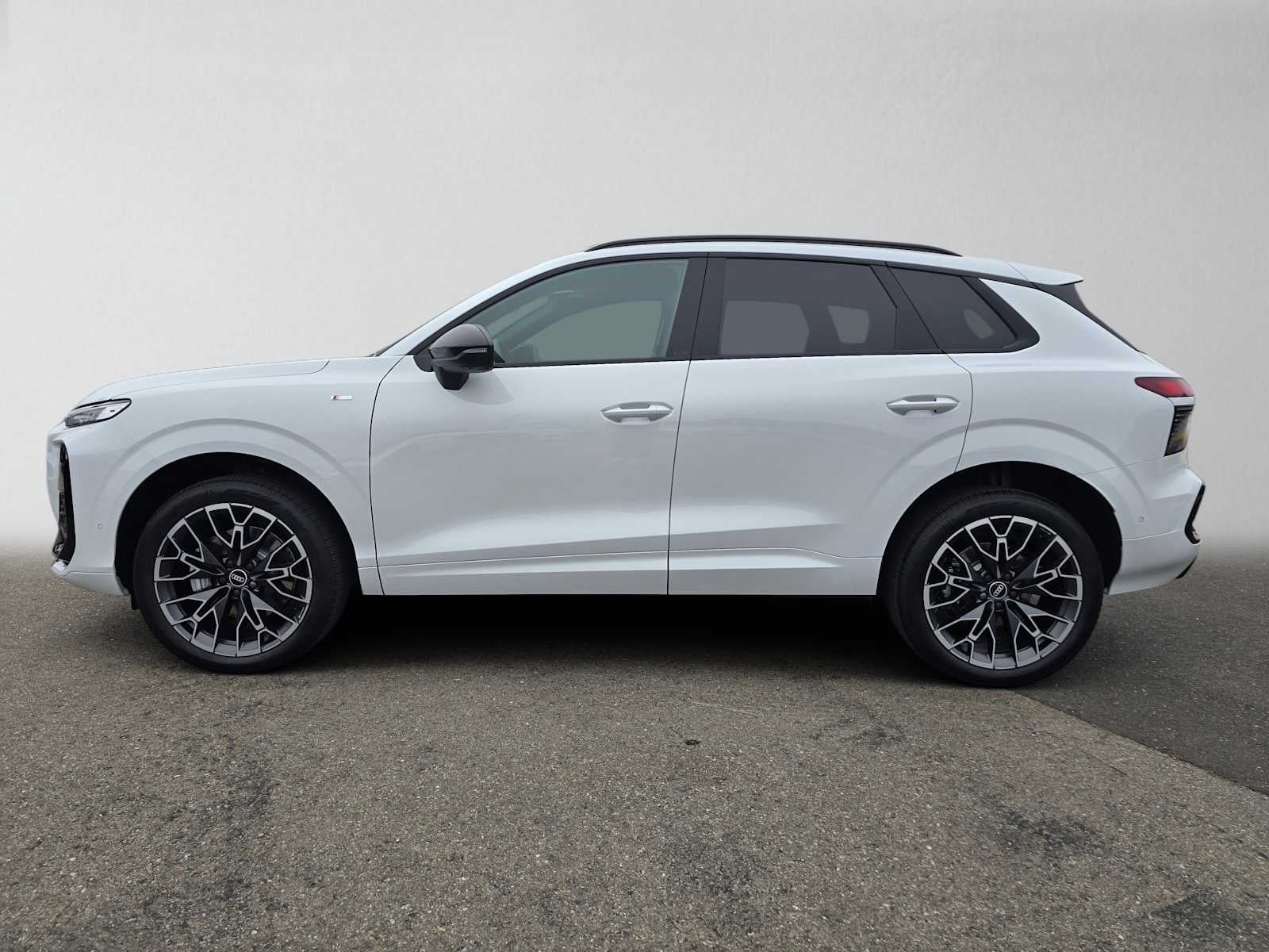 2026 Audi Q3 S line