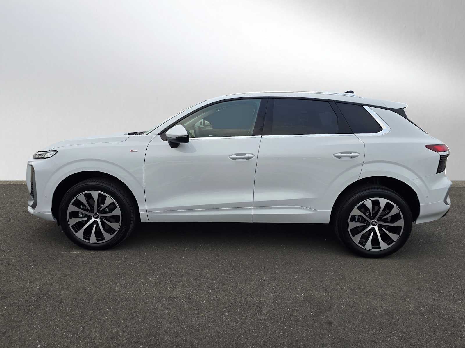2026 Audi Q3 S line