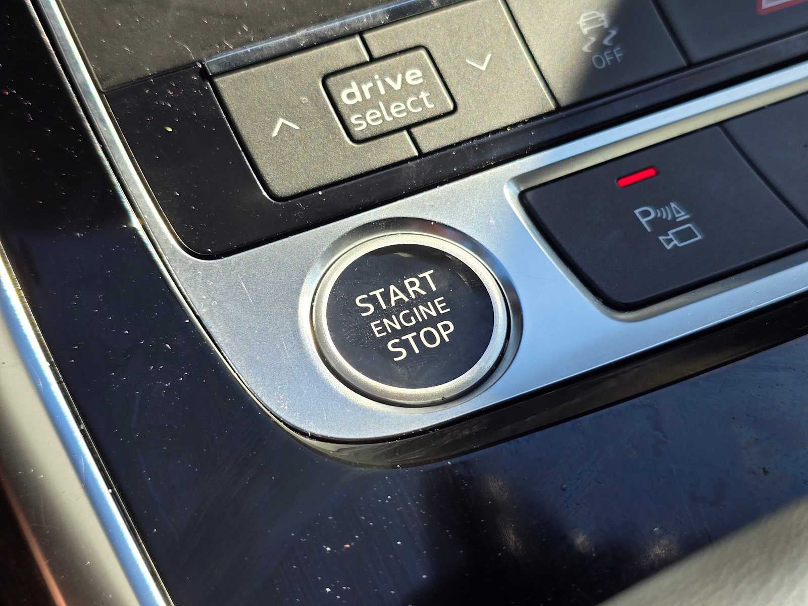 2025 Audi Q7 Premium