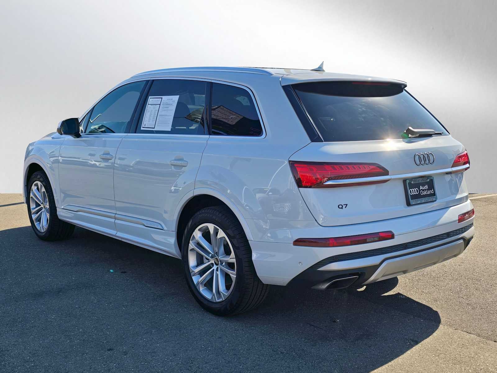 2025 Audi Q7 Premium
