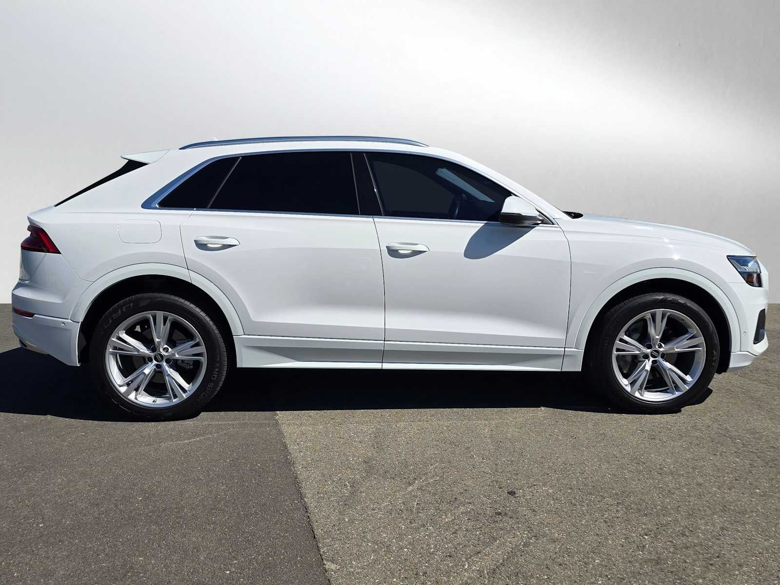 2023 Audi Q8 Premium