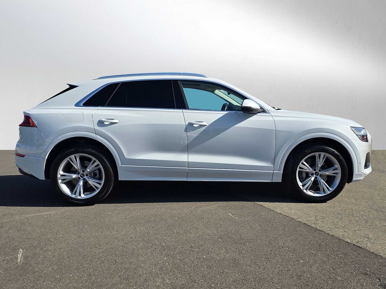 2023 Audi Q8 Premium