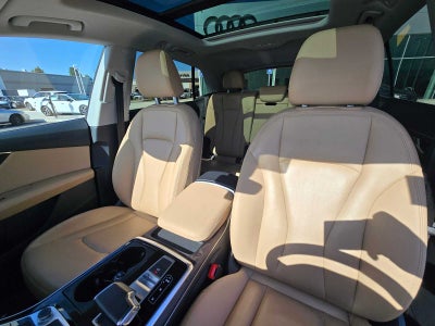 2023 Audi Q8 Premium