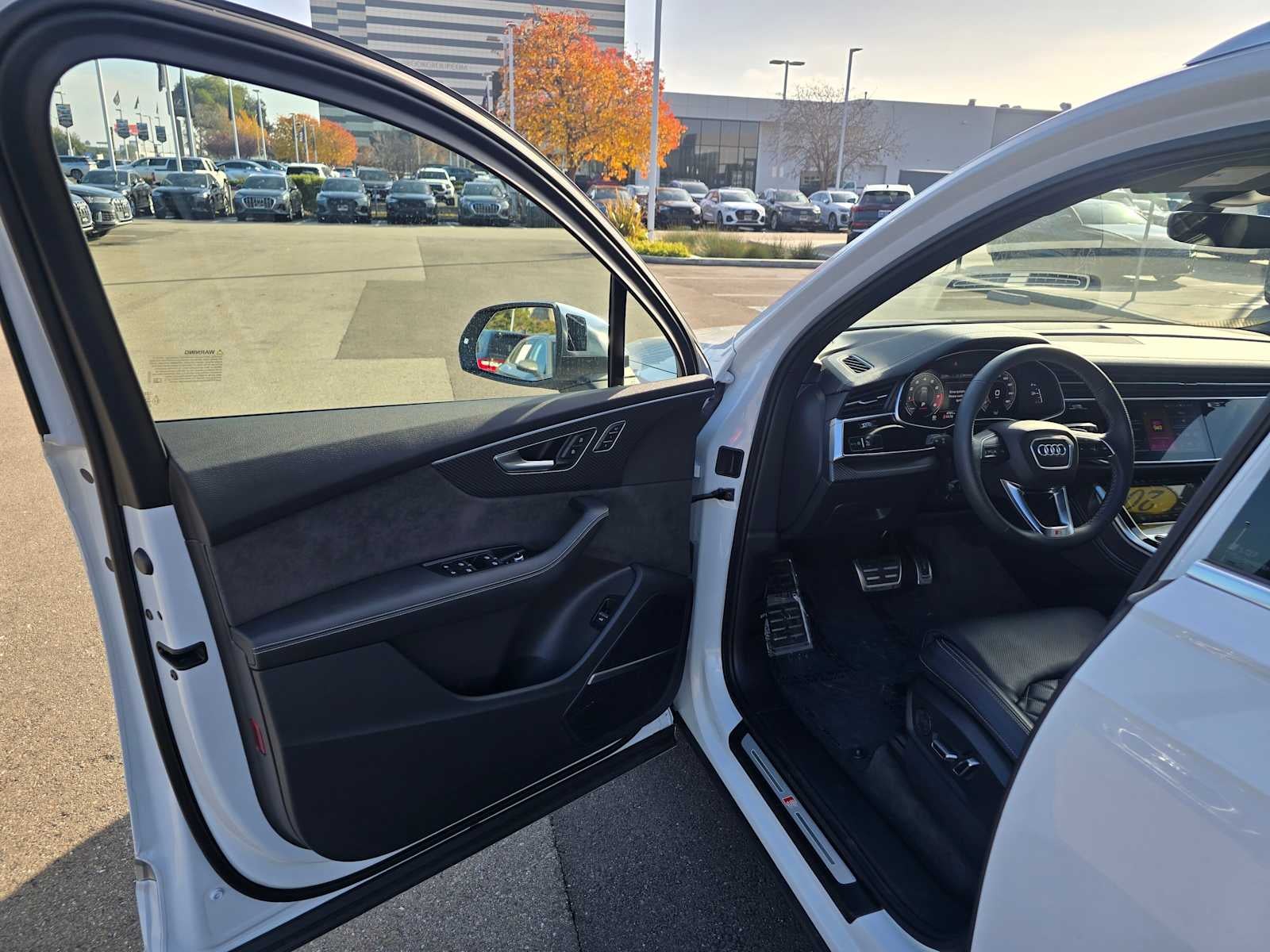 2025 Audi SQ7 Premium Plus