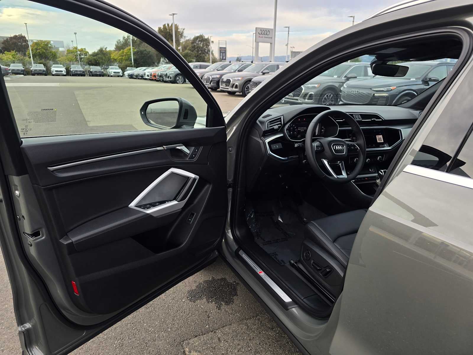 2025 Audi Q3 S line Premium