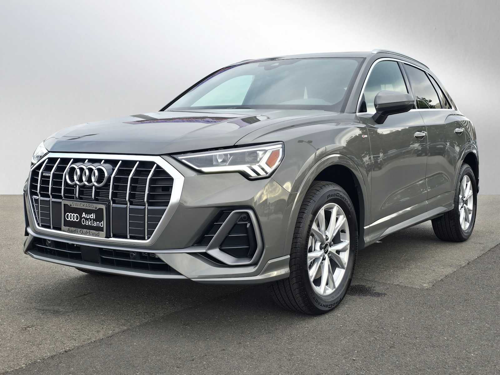 2025 Audi Q3 S line Premium