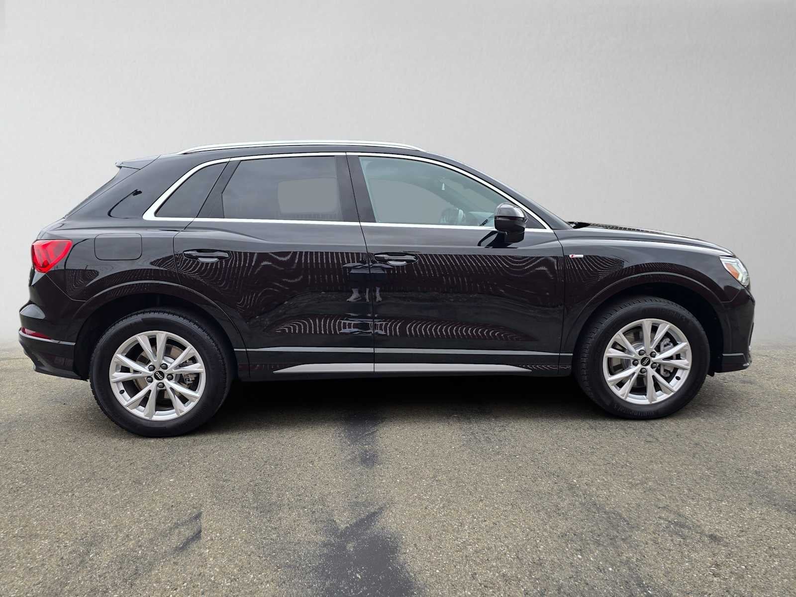 2023 Audi Q3 S line Premium