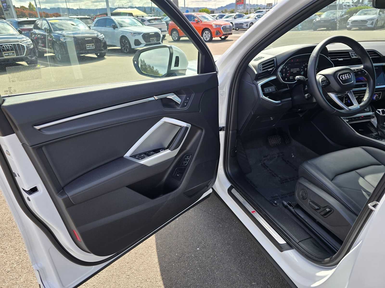 2025 Audi Q3 S line Premium