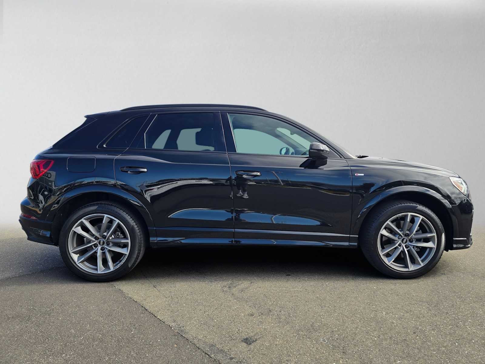 2022 Audi Q3 S line Premium Plus