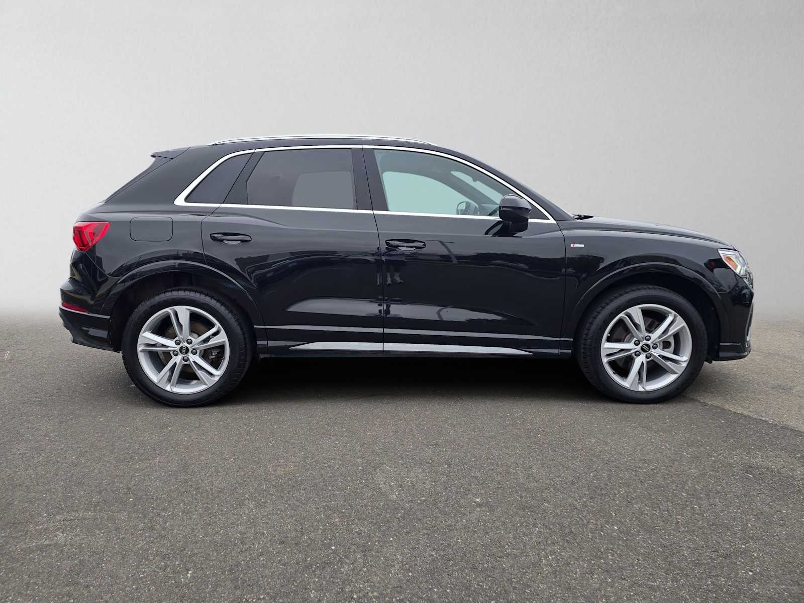 2023 Audi Q3 S line Premium Plus