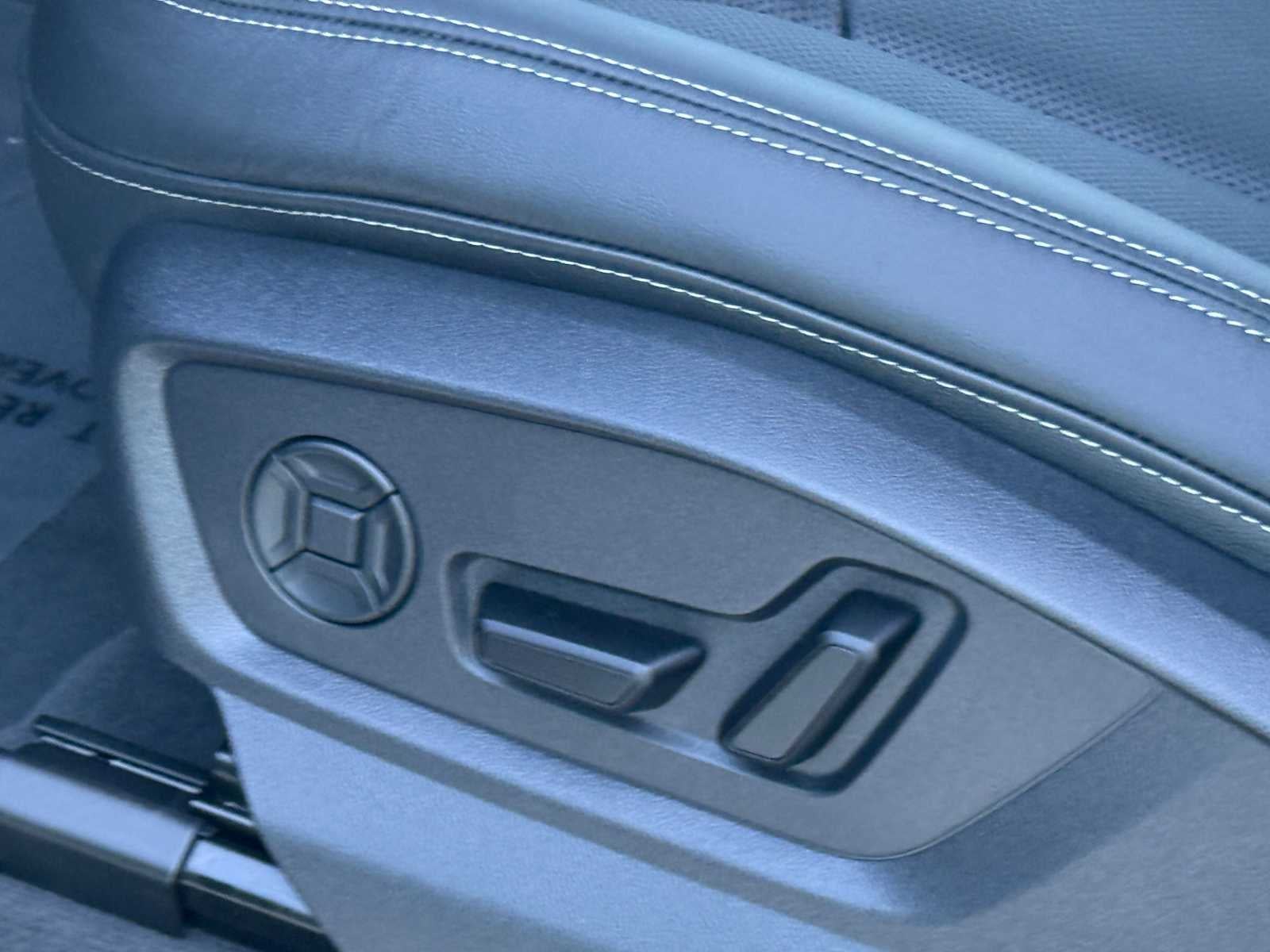 2025 Audi Q8 Premium Plus