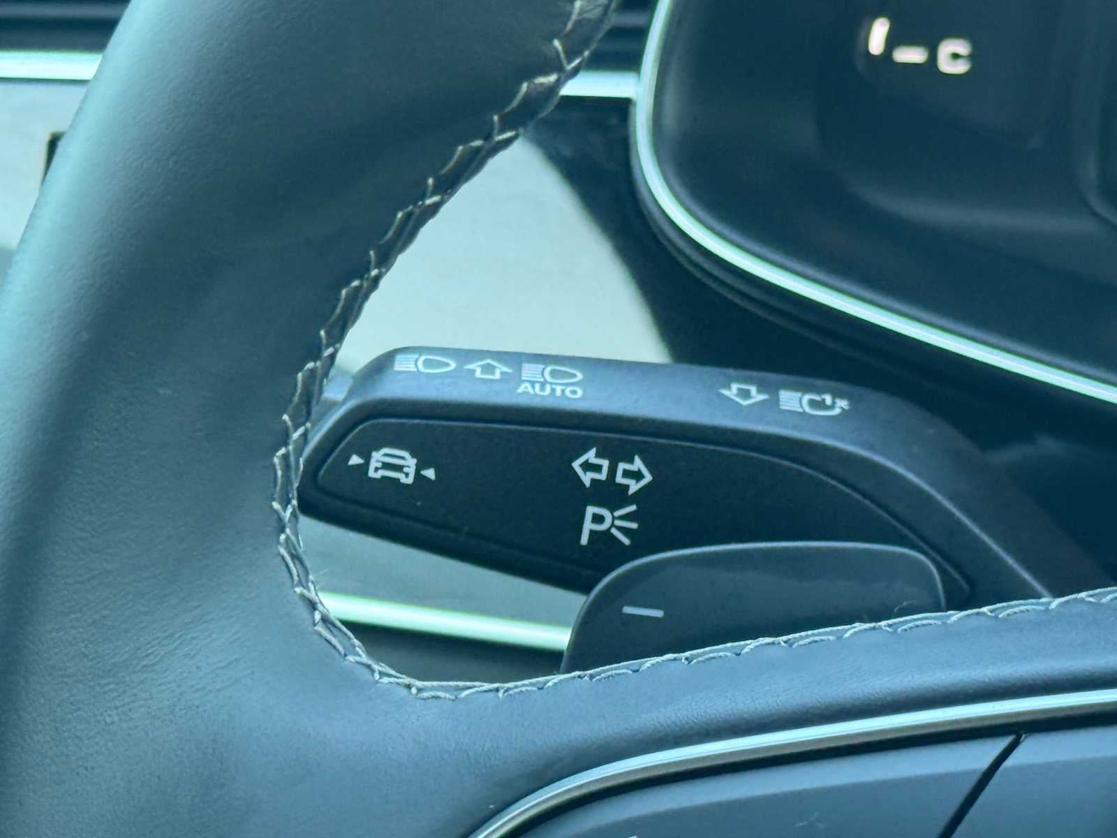 2025 Audi Q8 Premium Plus