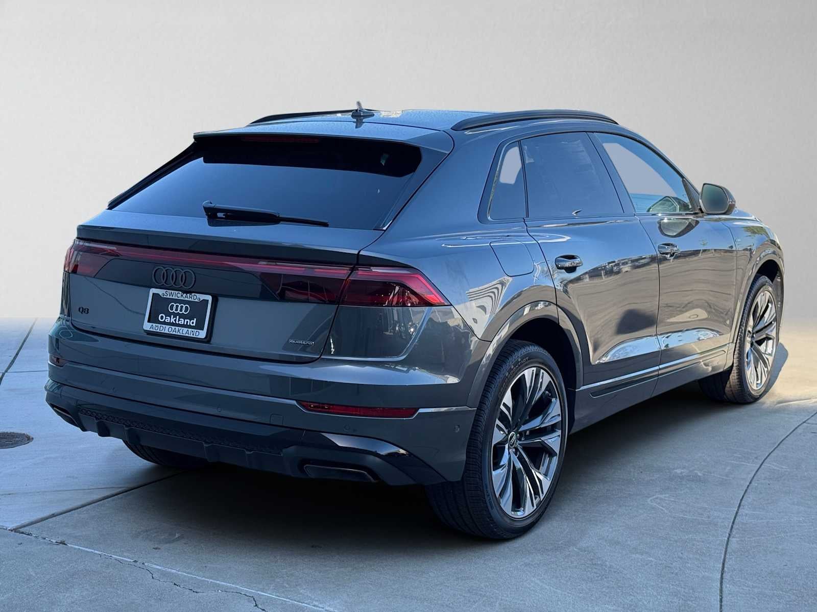 2025 Audi Q8 Premium Plus