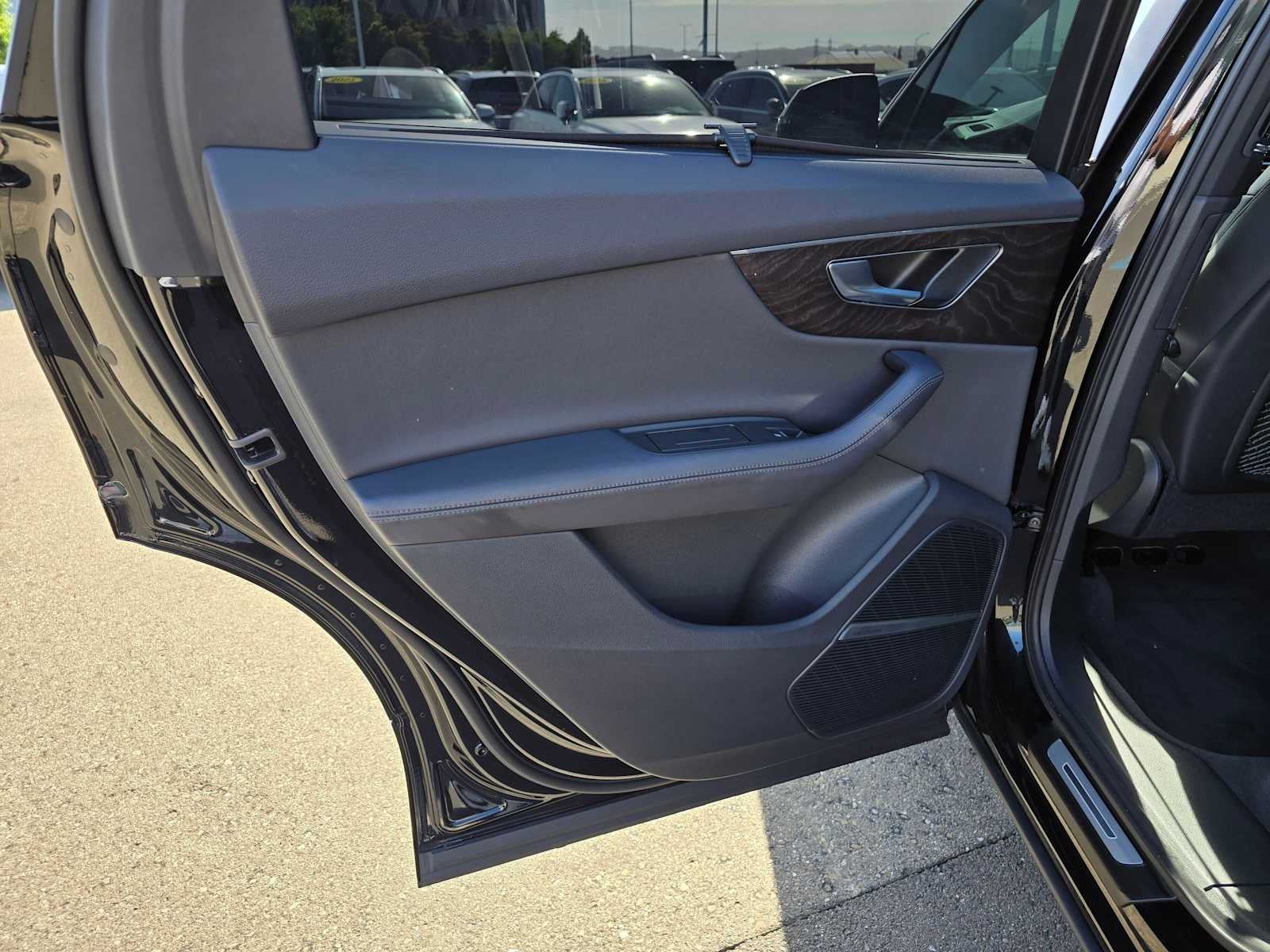 2023 Audi Q7 Premium Plus