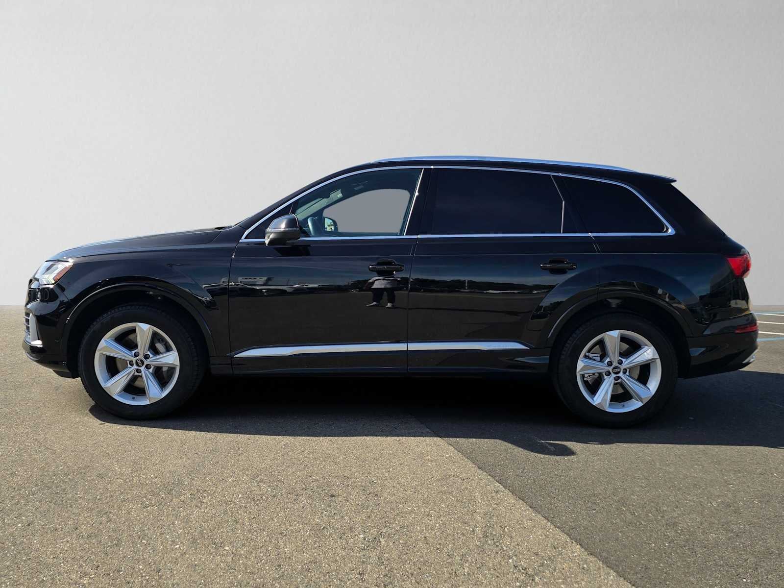 2023 Audi Q7 Premium Plus